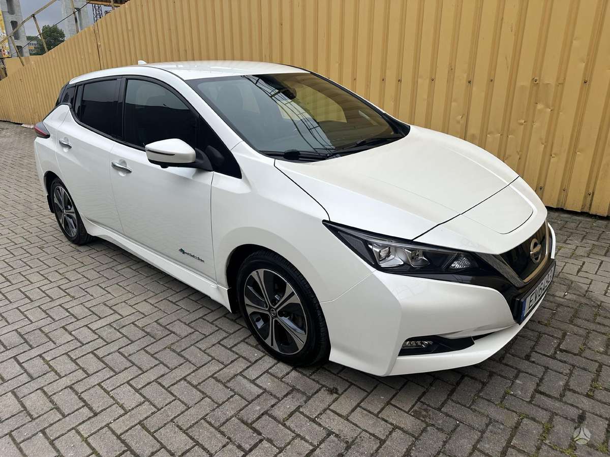 Nissan Leaf, 40 кВт·ч, Хэтчбек