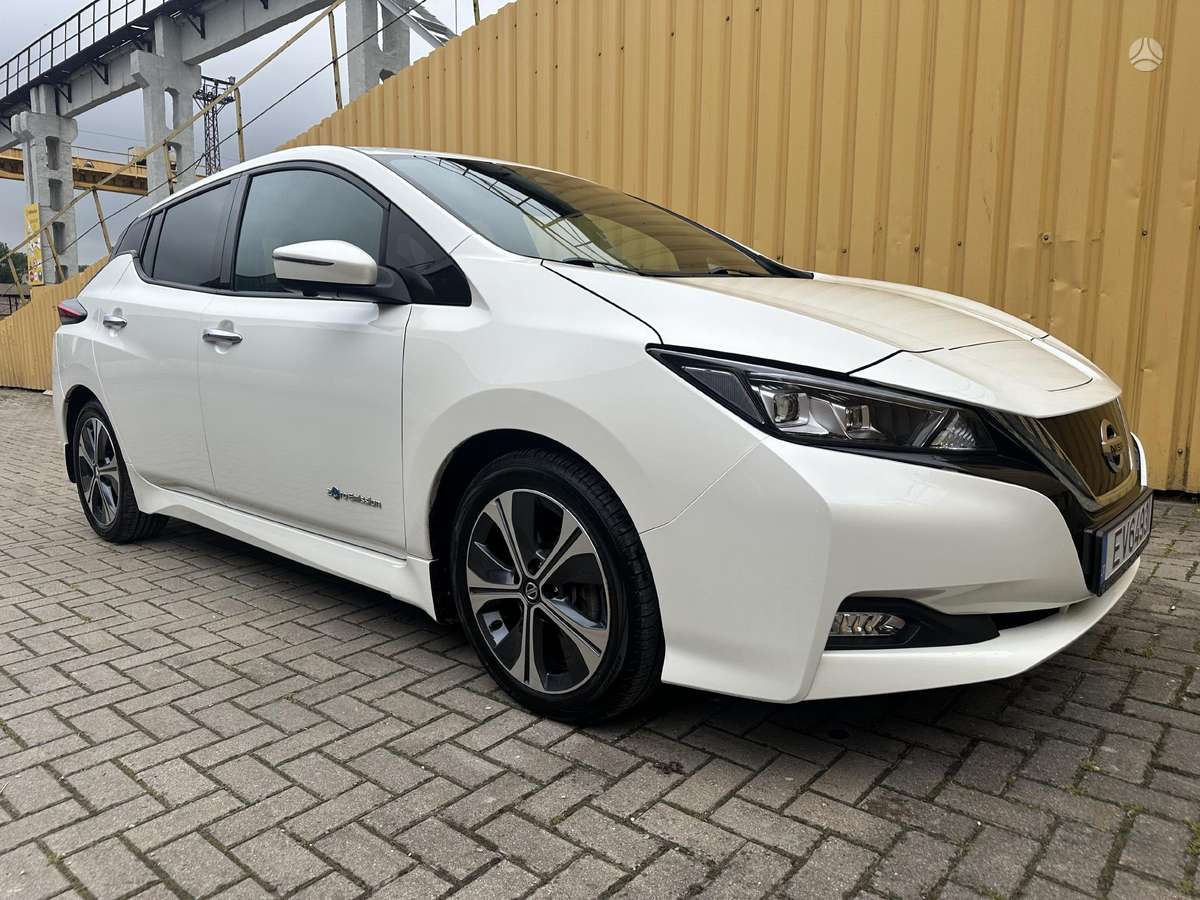 Nissan Leaf, 40 кВт·ч, Хэтчбек