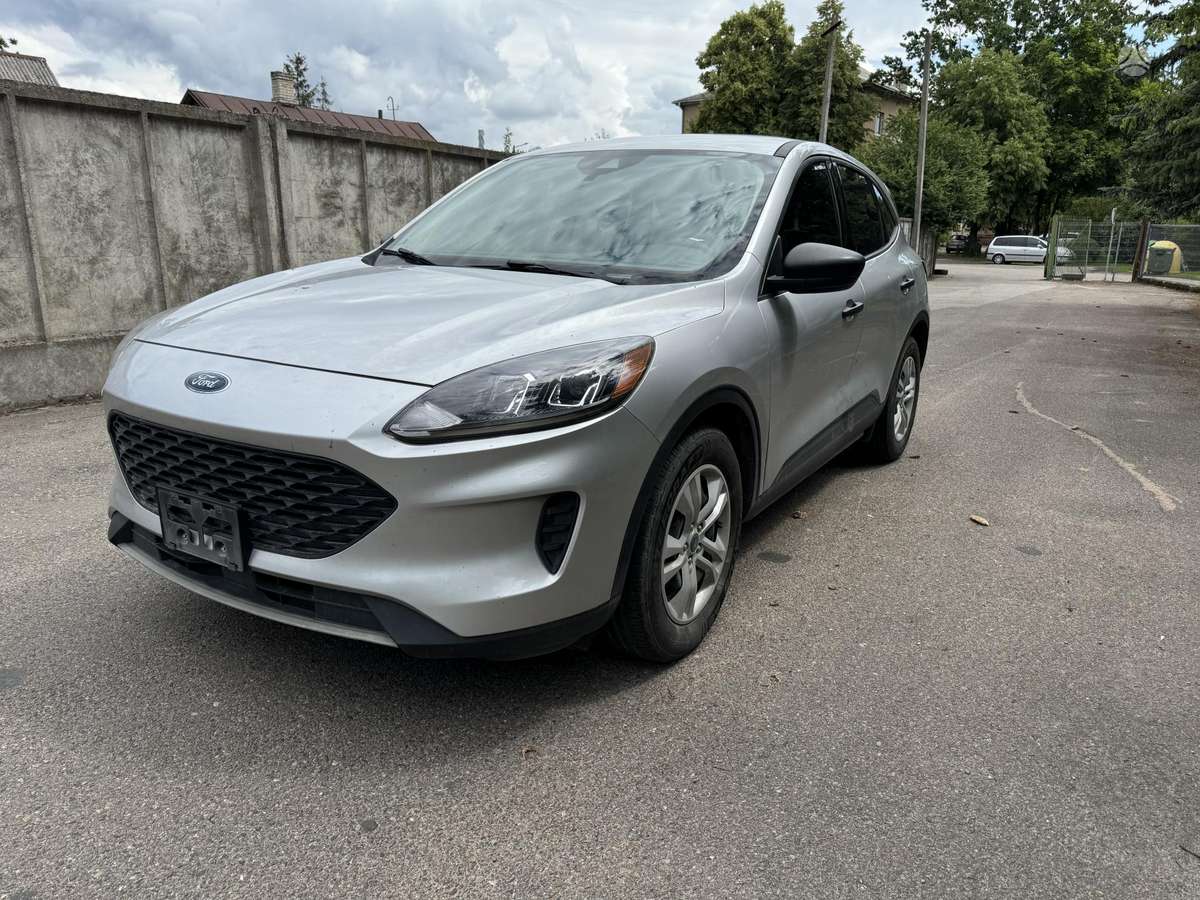 Ford Escape Visas dalimis