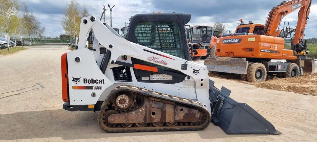 Bobcat T590, mini loaders