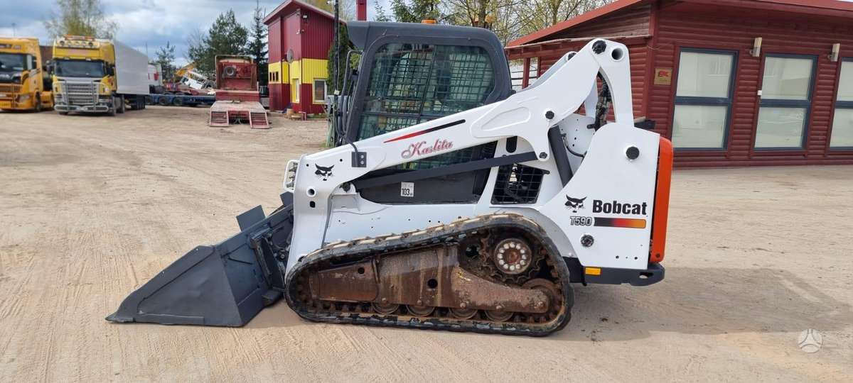 Bobcat T590, mini krautuvai