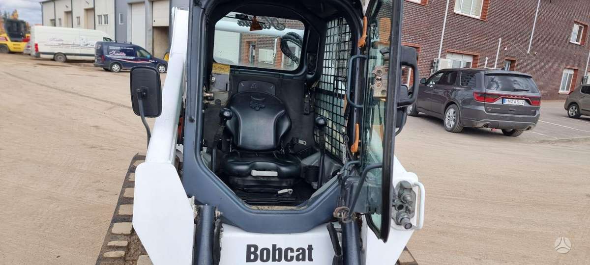 Bobcat T590, mini loaders