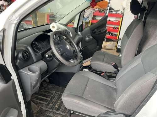 Nissan Nv 200, preču