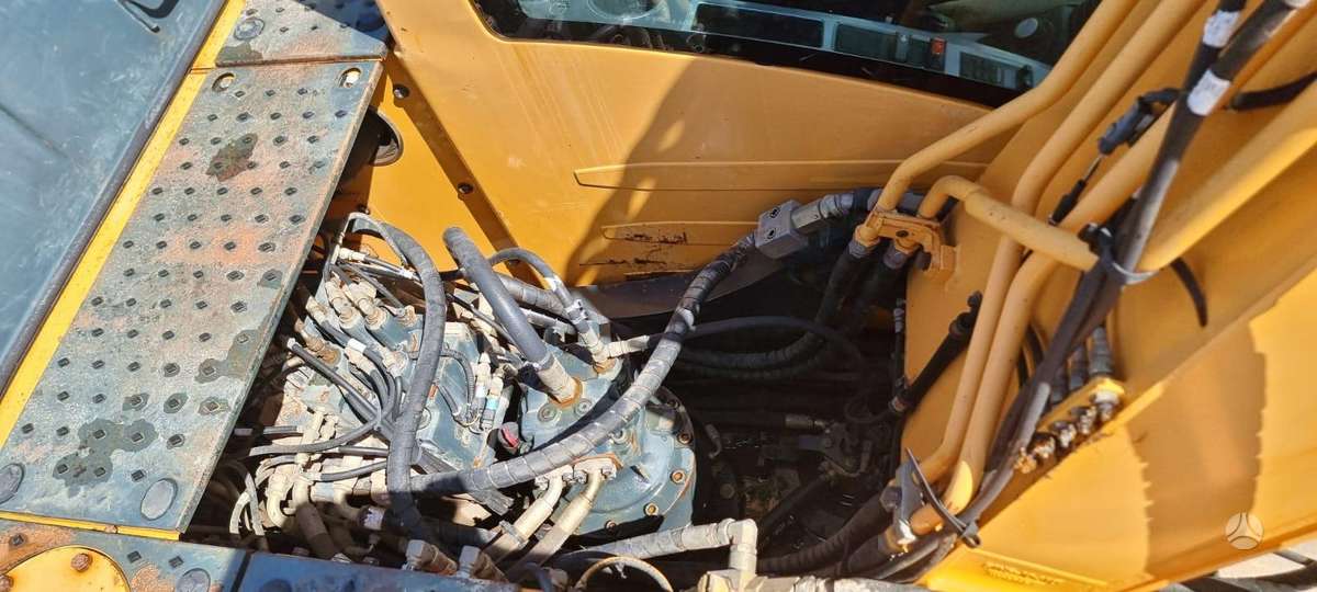 Hyundai Robex 160LC-9A, excavator