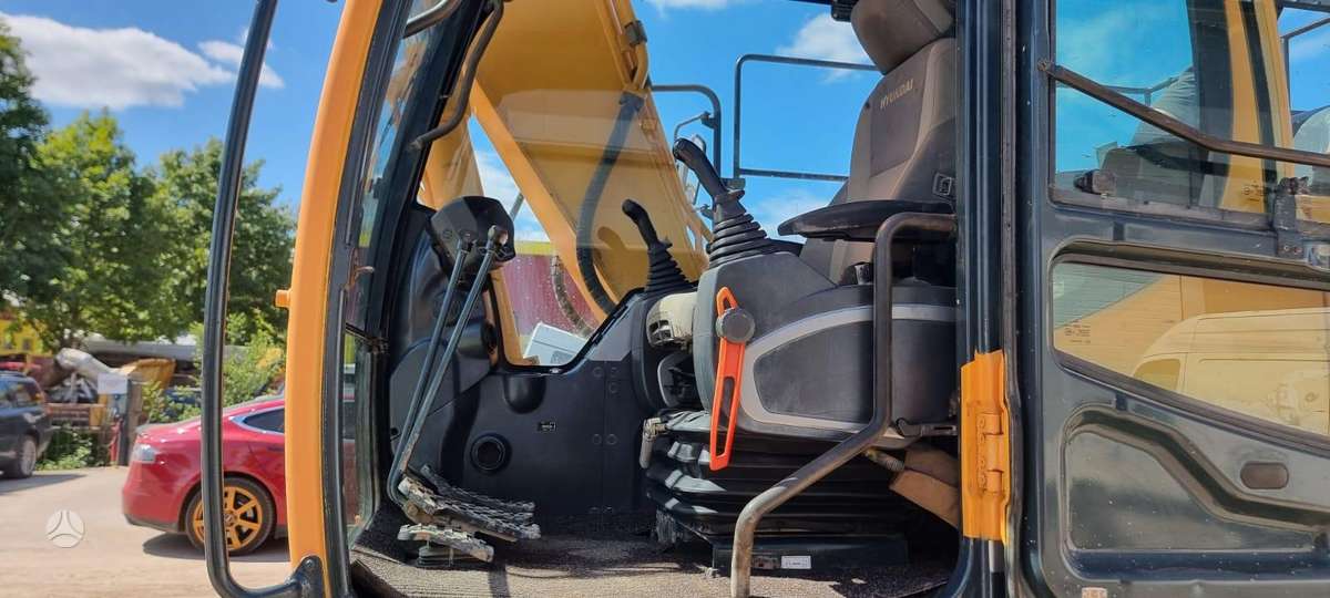 Hyundai Robex 160LC-9A, ekskavatoriai