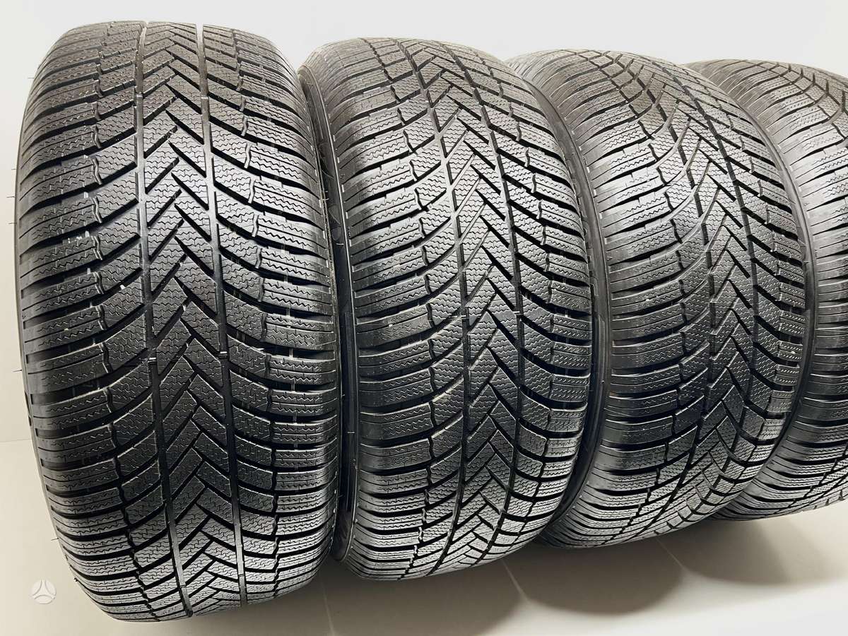 Bridgestone Blizzak LM005 2022m, winter 255/50 R19