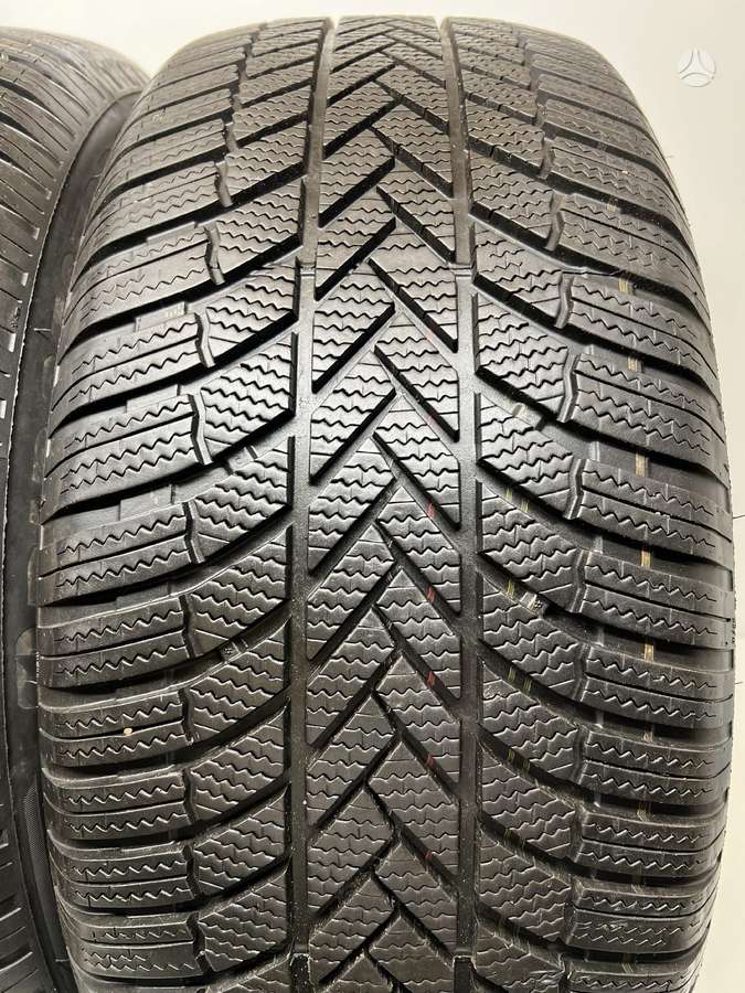 Bridgestone Blizzak LM005 2022m, winter 255/50 R19