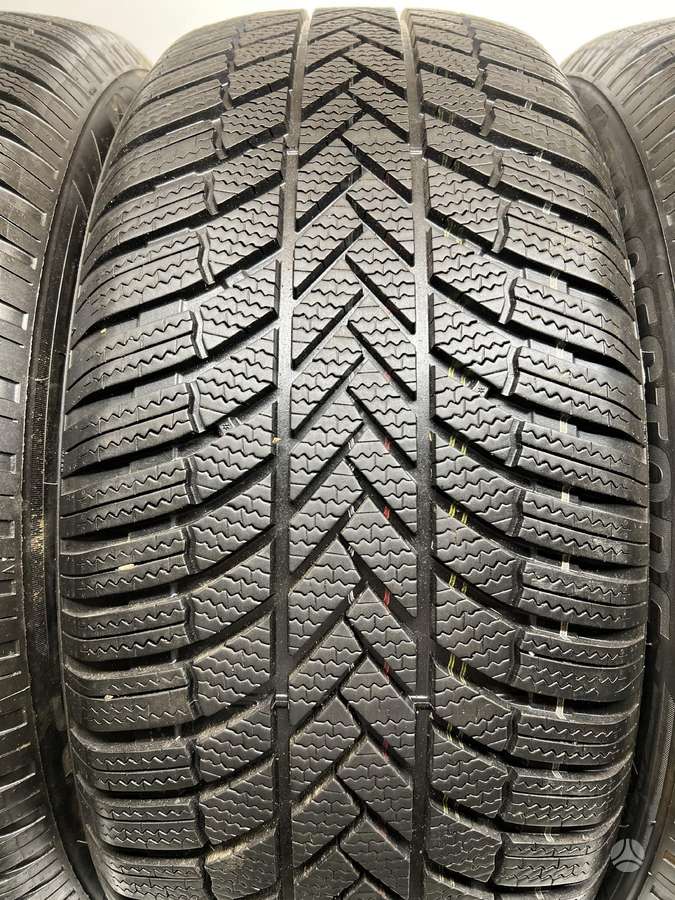 Bridgestone Blizzak LM005 2022m, winter 255/50 R19