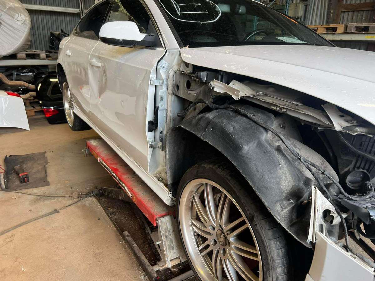 Audi A5 rezerves daļās