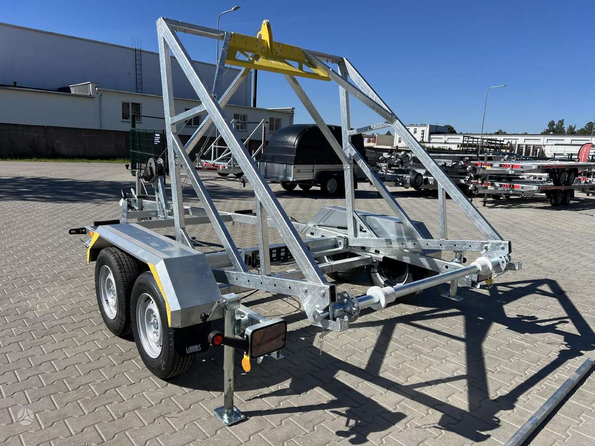 LORRIES TPB27, spec. priekabos / puspriekabės