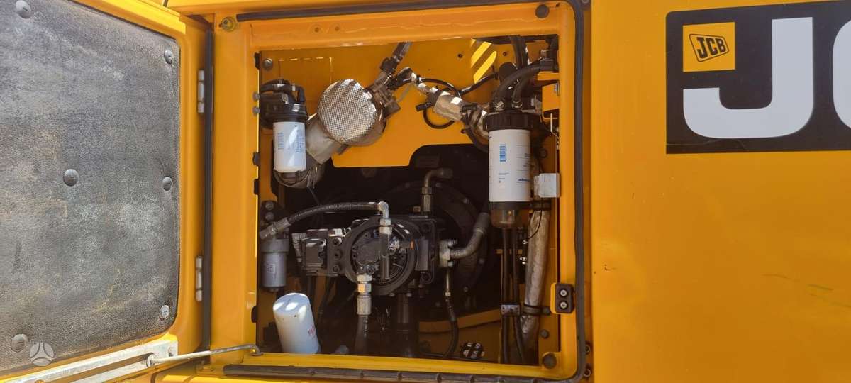 JCB 220 XL, ekskavatoriai