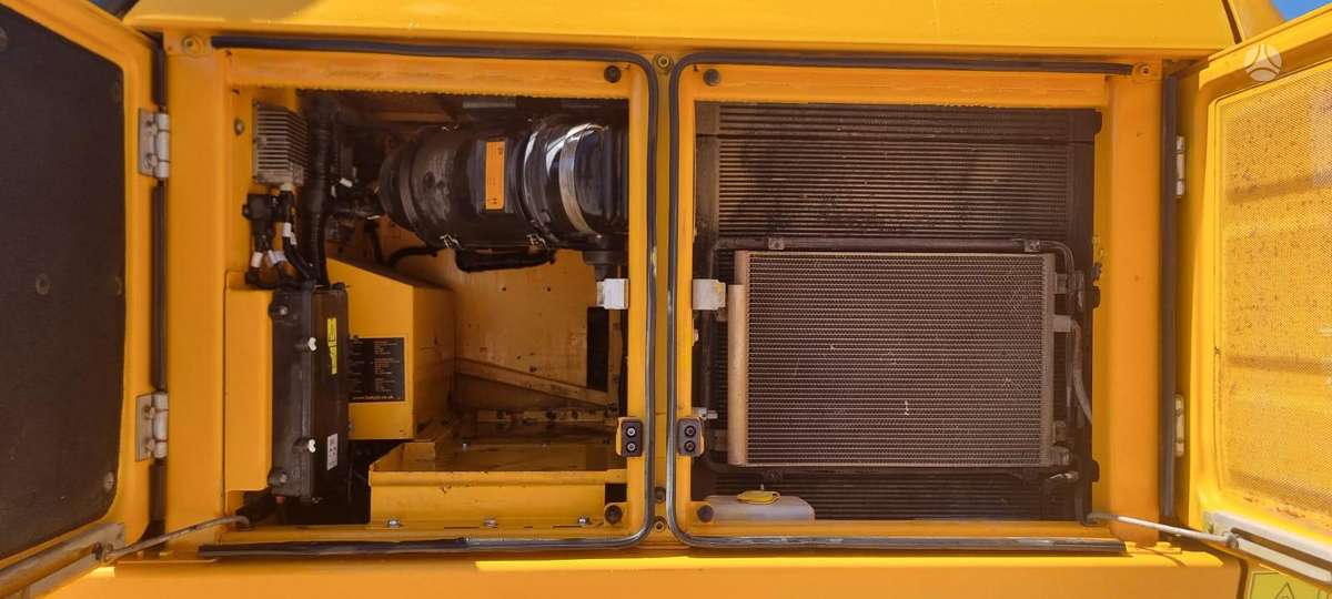 JCB 220 XL, экскаваторы