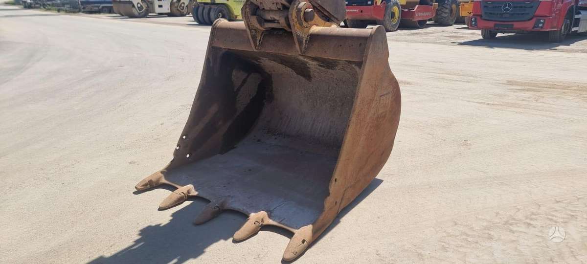 JCB 220 XL, экскаваторы