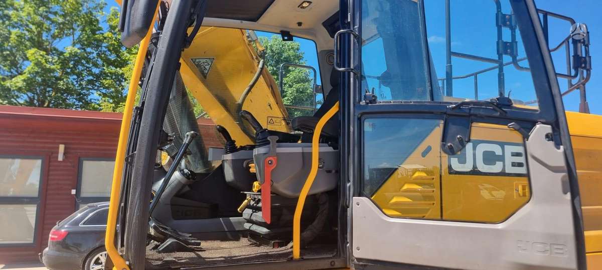 JCB 220 XL, excavator