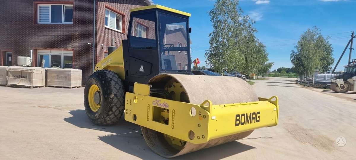Bomag BW211D-3, vibro technika