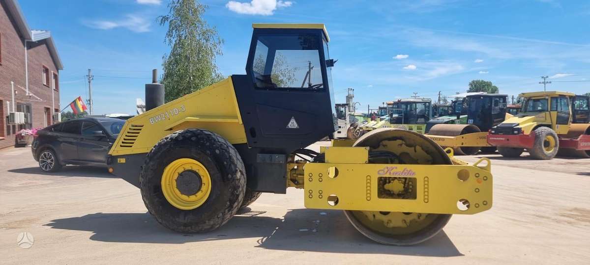 Bomag BW211D-3, vibro technika