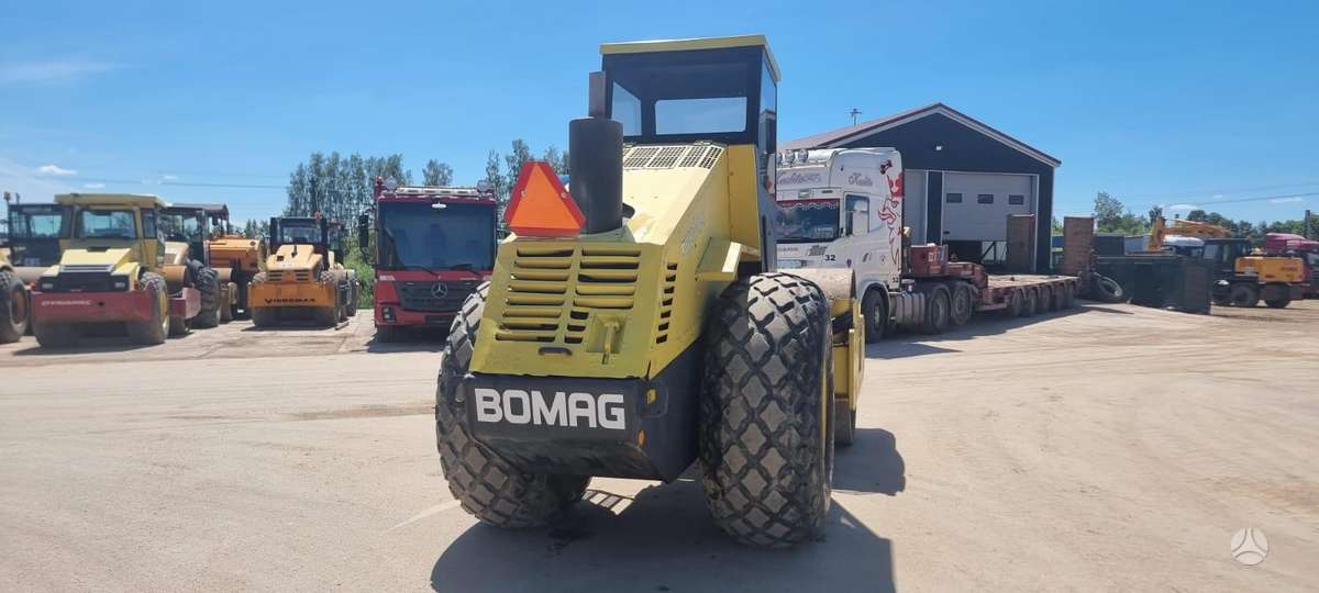 Bomag BW211D-3, vibro technika