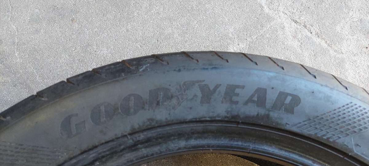 Goodyear, vasaras 245/45 R18