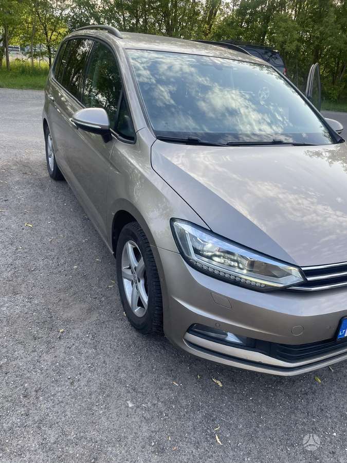 Volkswagen Jetta, saloon / sedan