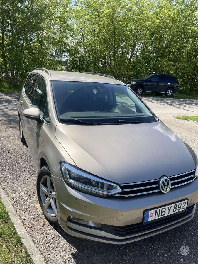 Volkswagen Jetta, saloon / sedan