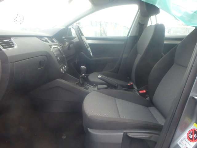 Skoda Octavia dalimis