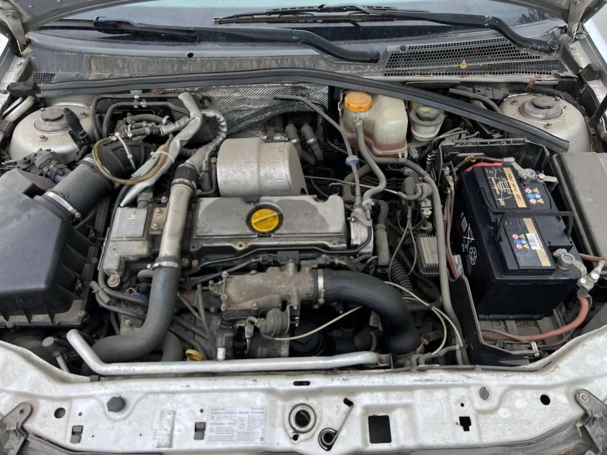Opel Vectra for parts