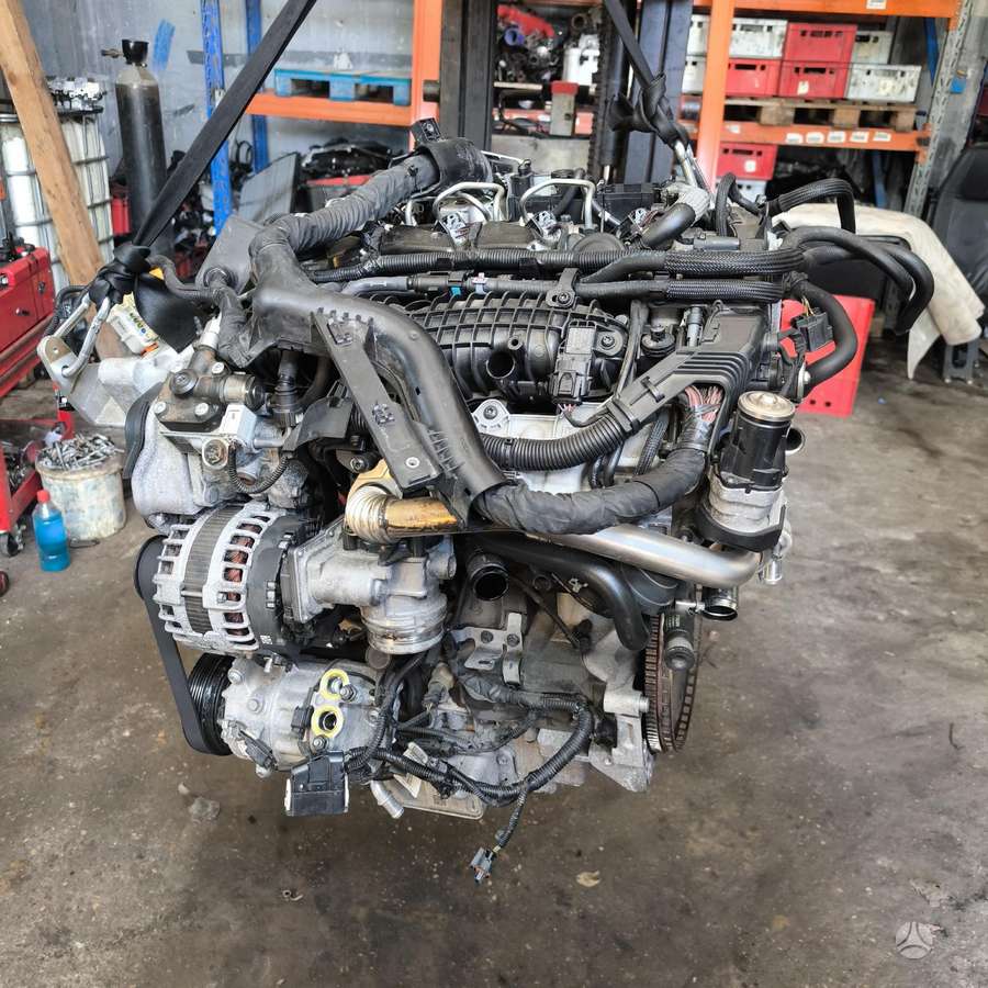 Volvo V60 variklio detalės