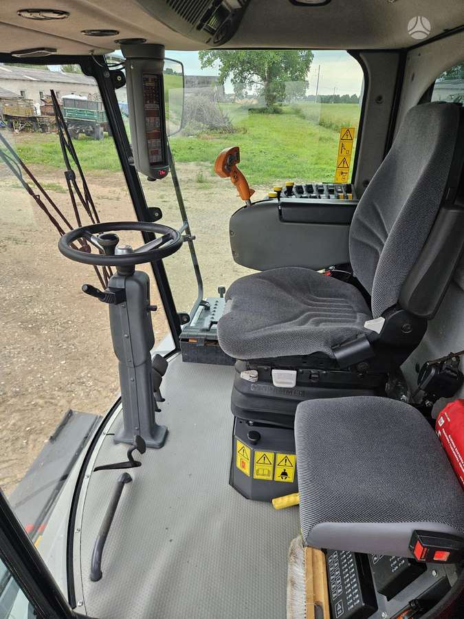 Laverda M300MCS, combine harvesters