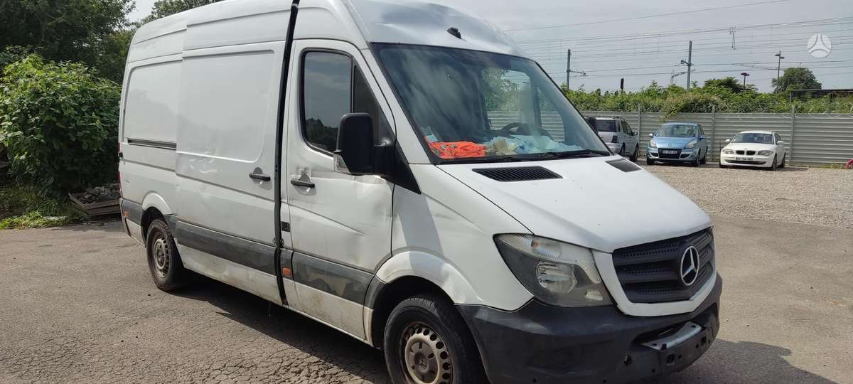 Mercedes-Benz Sprinter, preču