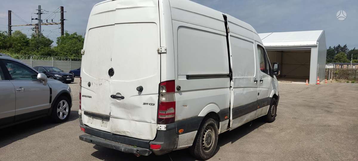 Mercedes-Benz Sprinter, preču
