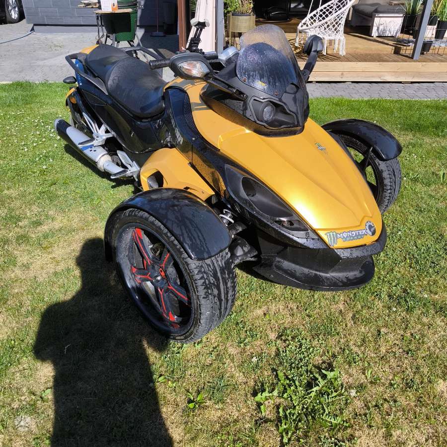 Can-Am Spyder 991cc, triračiai