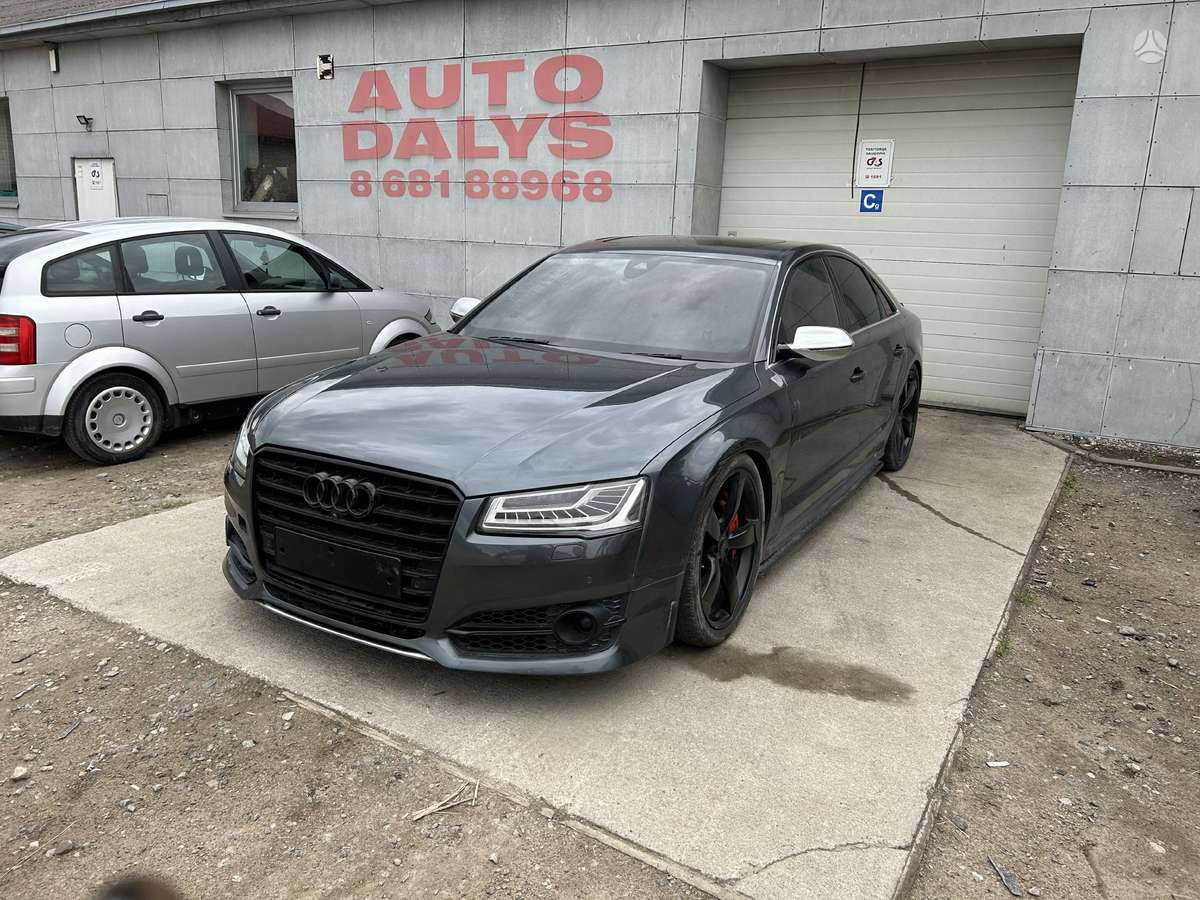 Audi S8