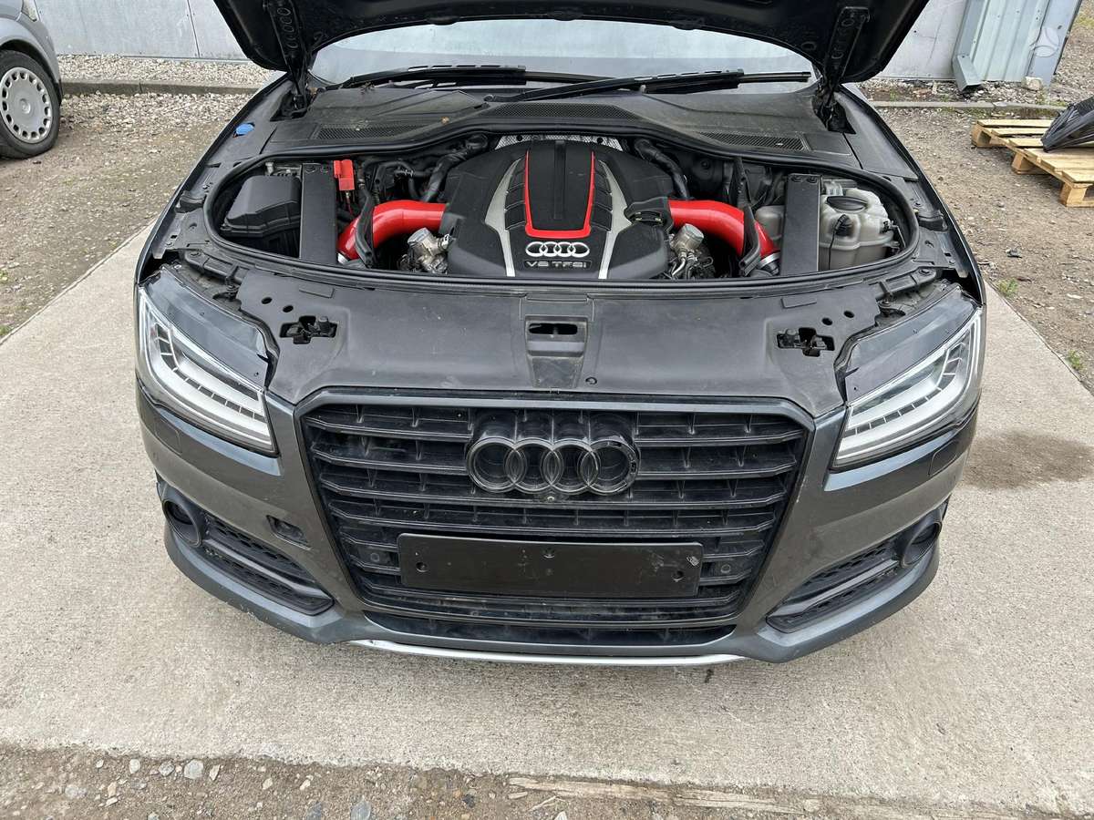 Audi S8