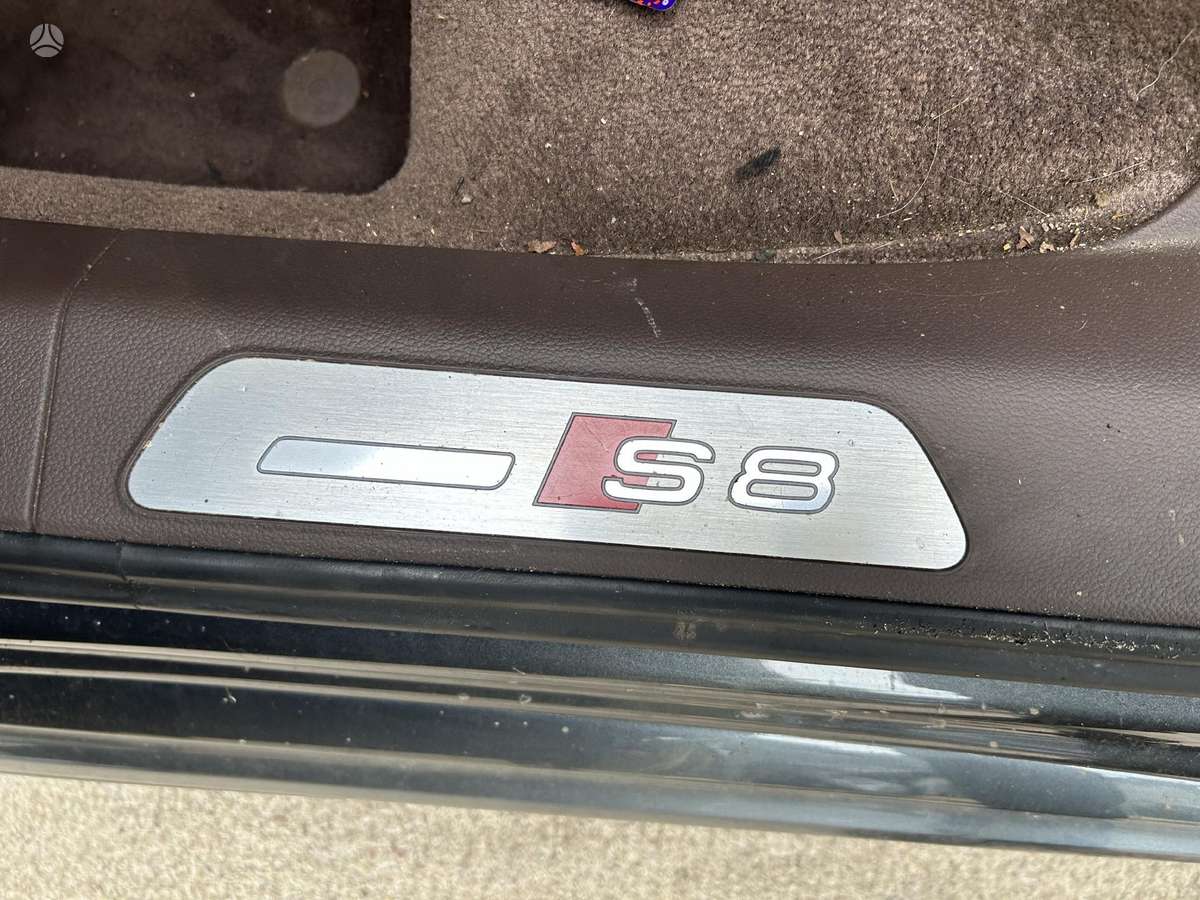 Audi S8