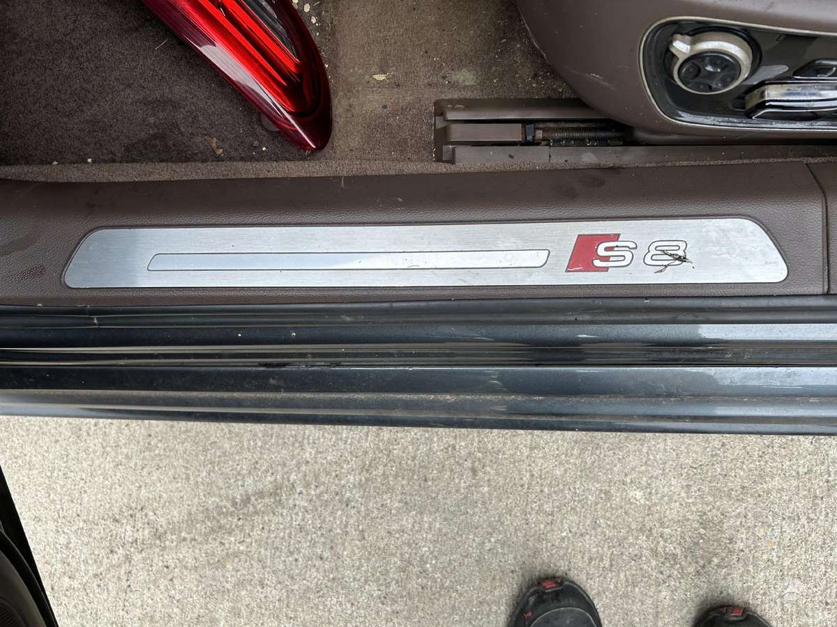 Audi S8