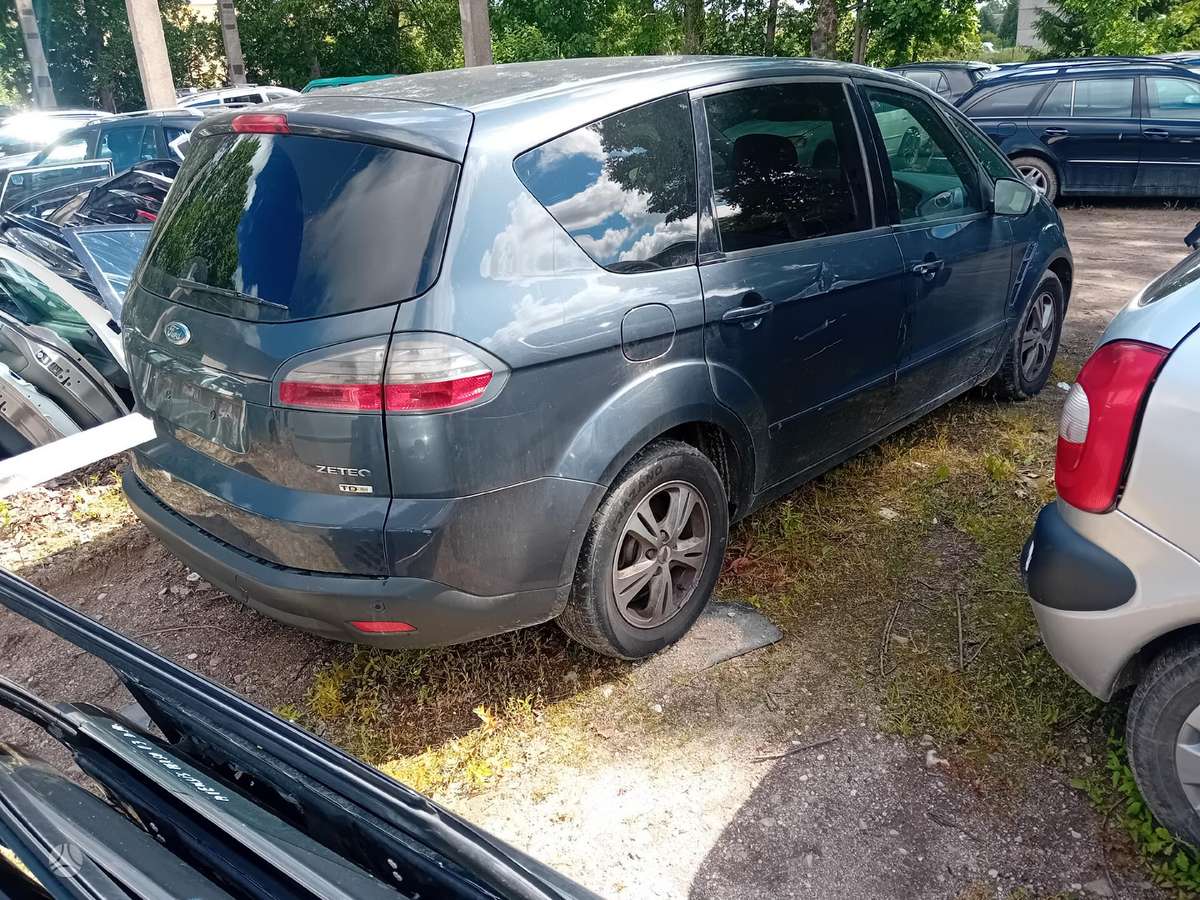 Ford S-MAX dalimis