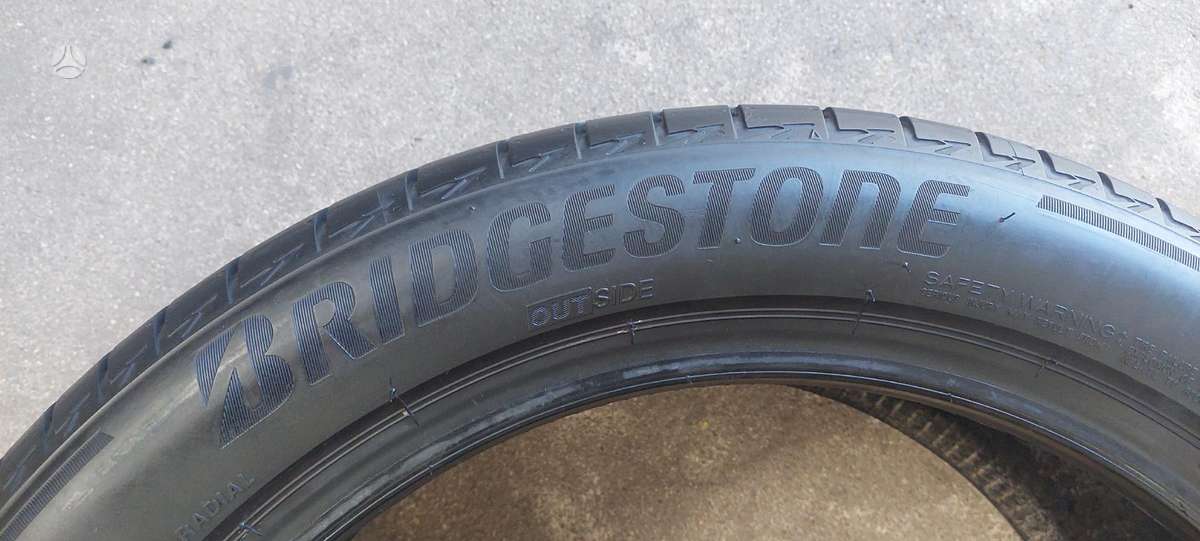 Bridgestone, vasaras 245/45 R18