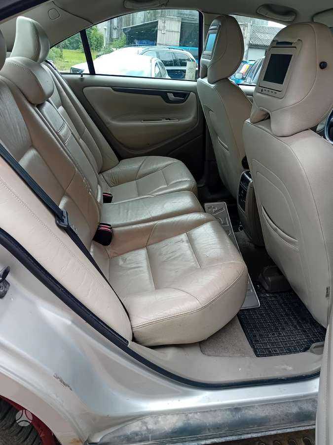 Volvo S60 dalimis