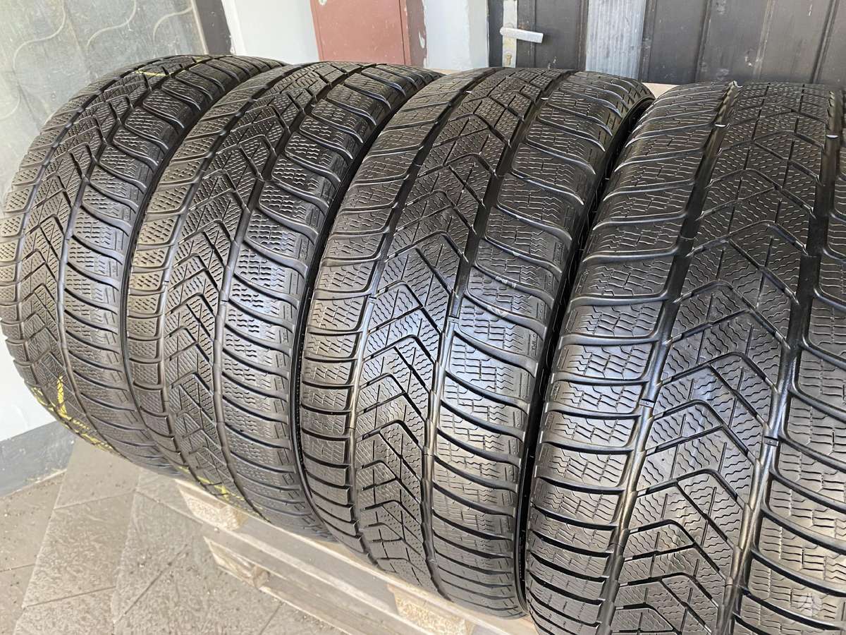 Pirelli Sottozero3, winter 235/35 R20