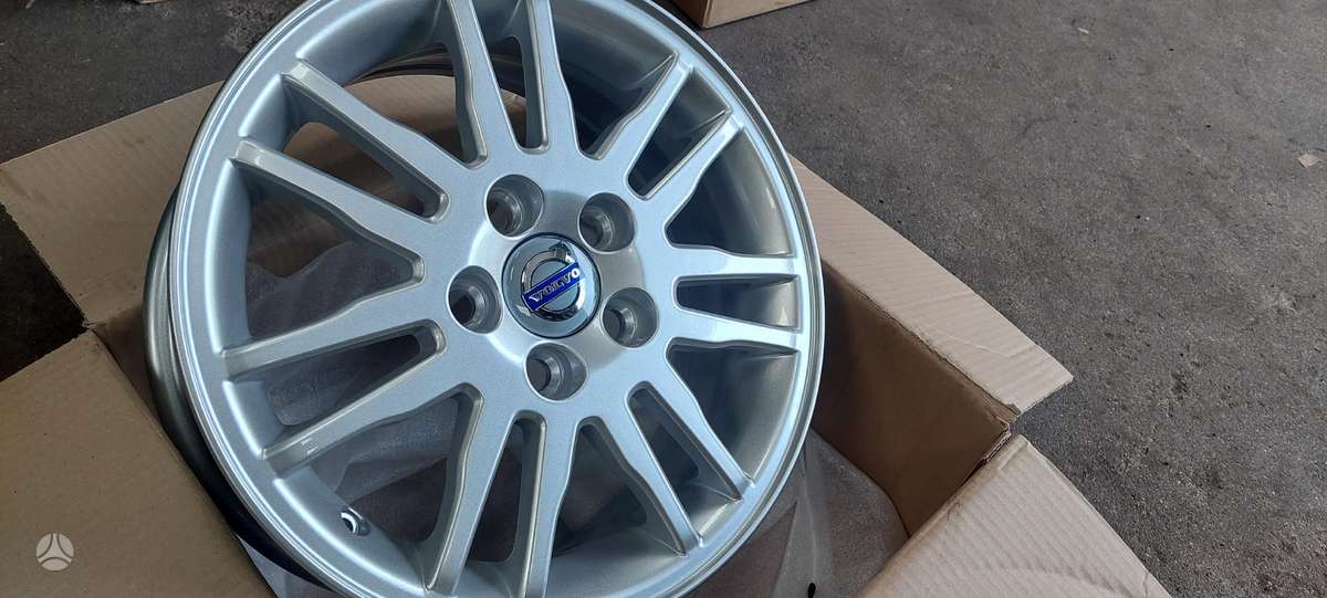 Volvo, lengvojo lydinio, R15