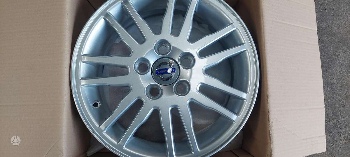 Volvo, lengvojo lydinio, R15