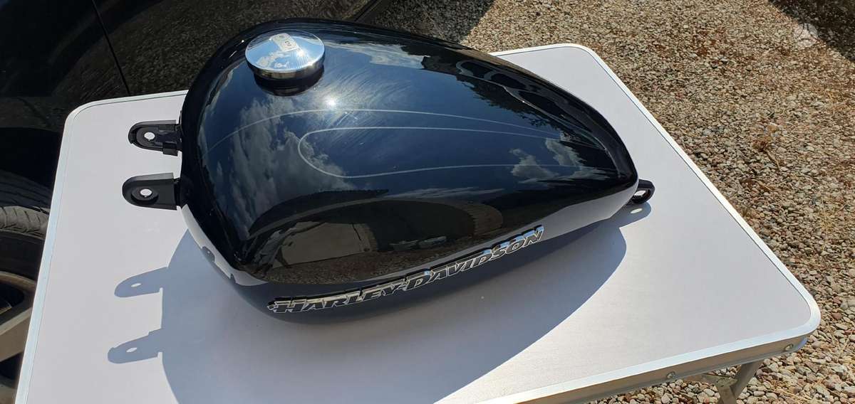 Harley-Davidson BREAKOUT, choppers / cruisers / custom