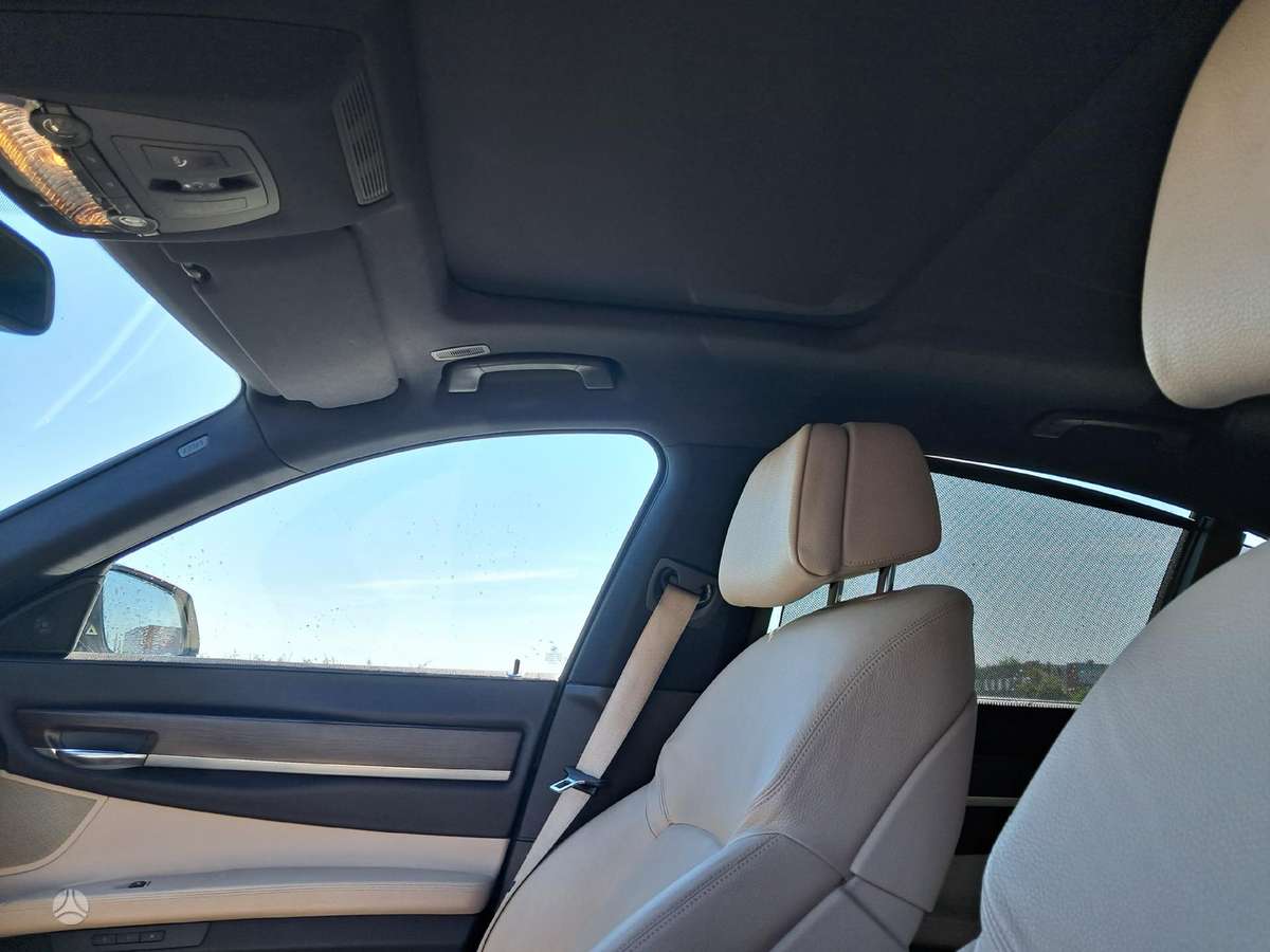 BMW 740, 3.0 l., Седан