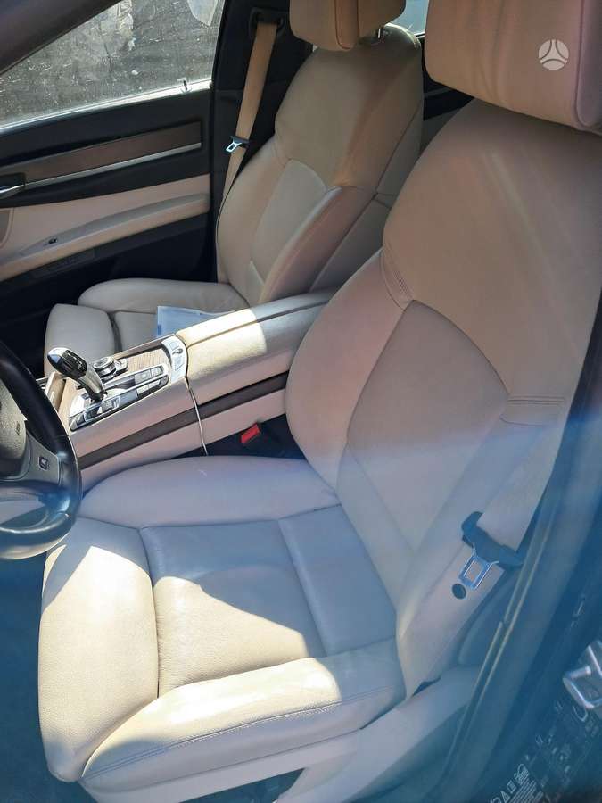 BMW 740, 3.0 l., Седан