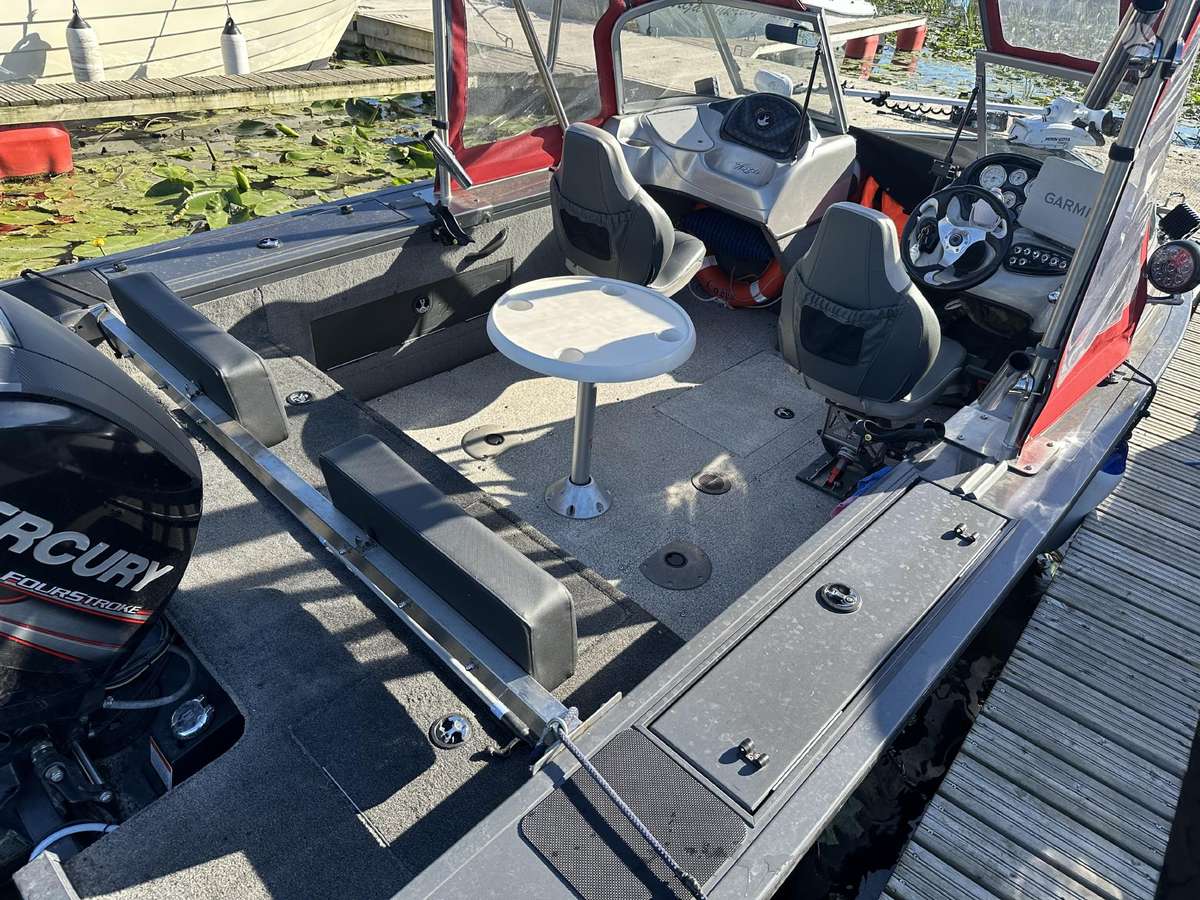 TRACKER TARGA V18 WT, jachtos / kateriai