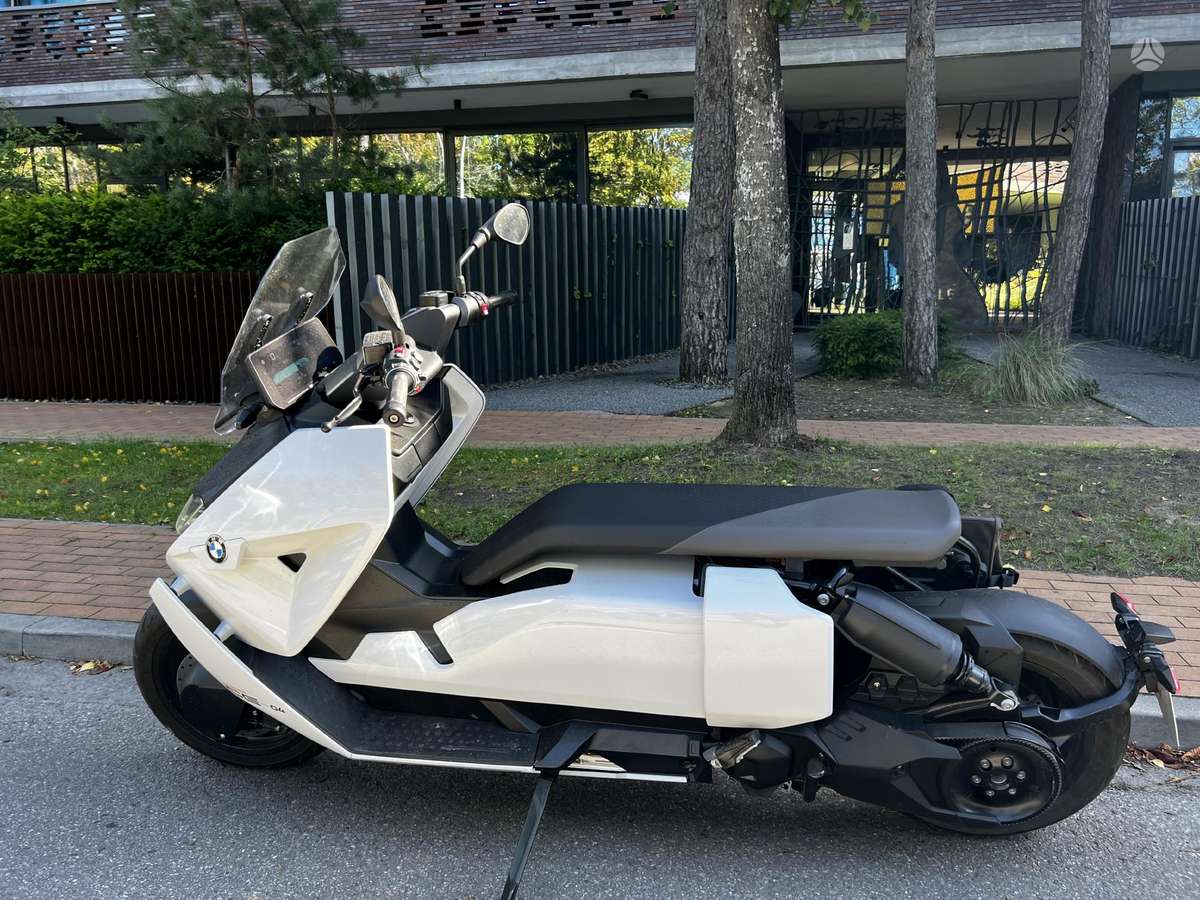 BMW CE 04, scooters / mopeds
