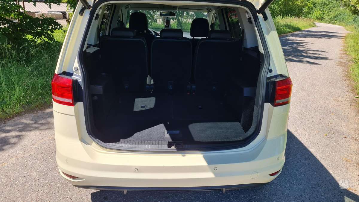 Volkswagen Touran - 9