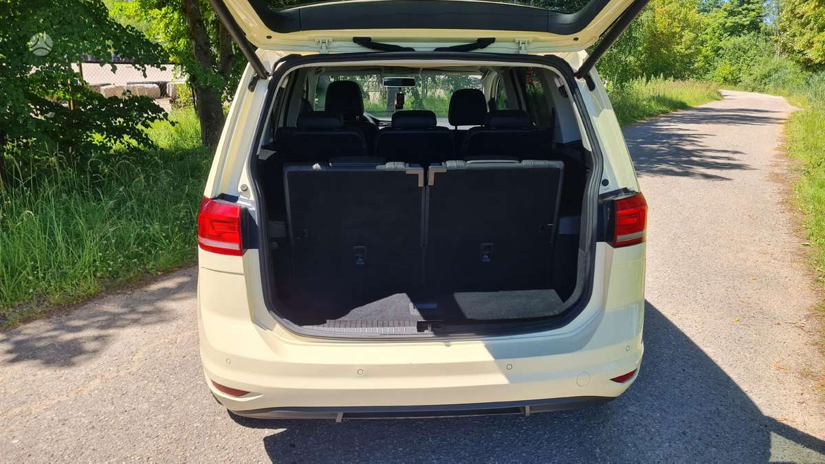 Volkswagen Touran - 8