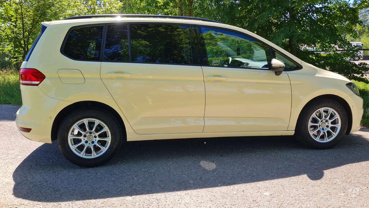 Volkswagen Touran - 4