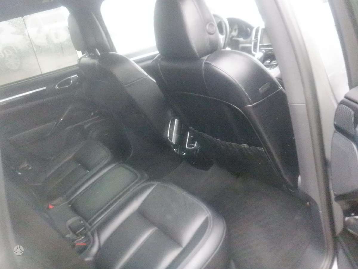 Porsche Cayenne rezerves daļās
